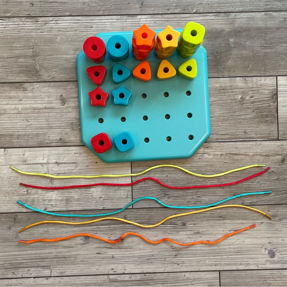 Battat Toddler Peg Board – Stacking Peg Board Set - Picture 2 of 3